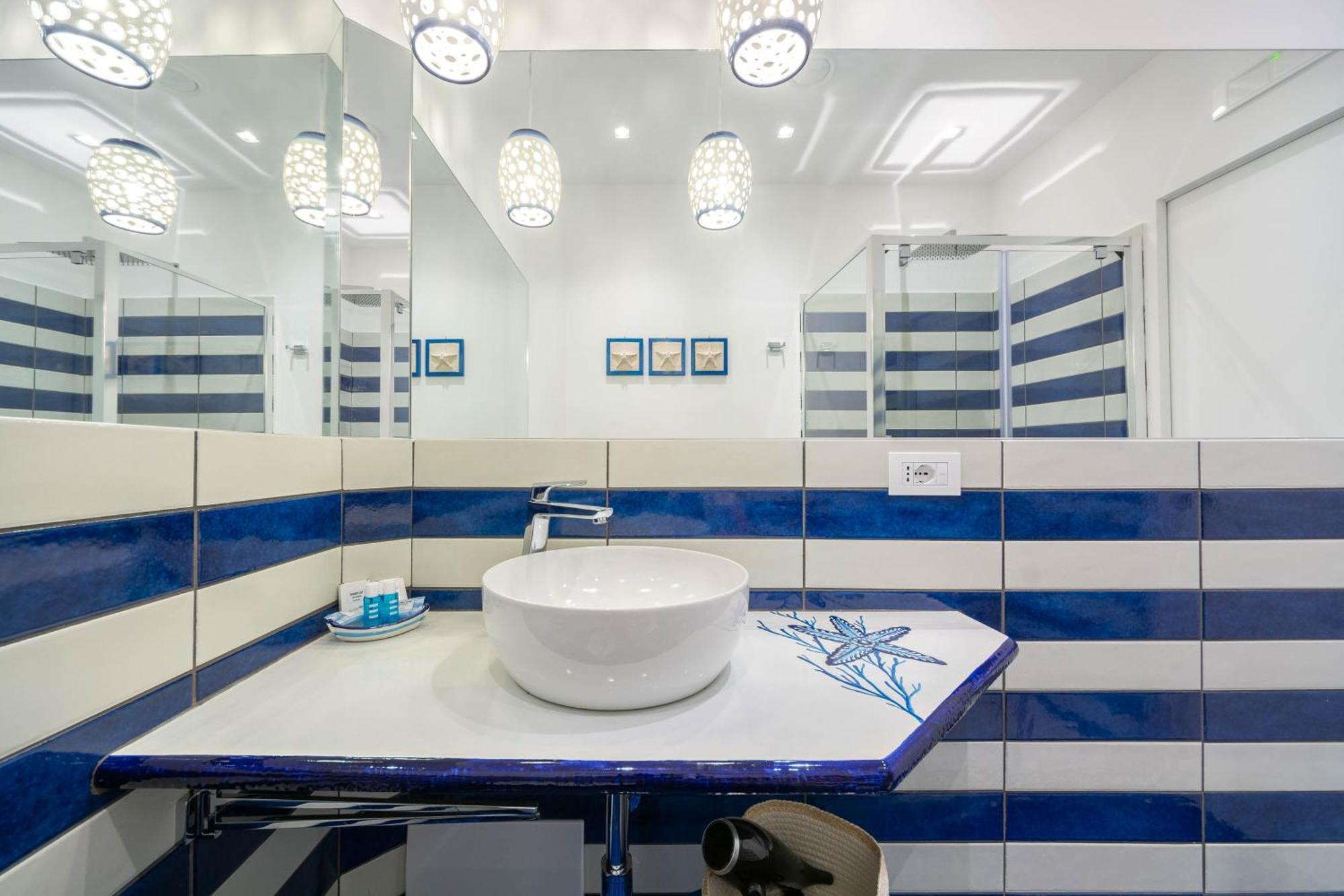 4Blu Camere Marine مايوري المظهر الخارجي الصورة